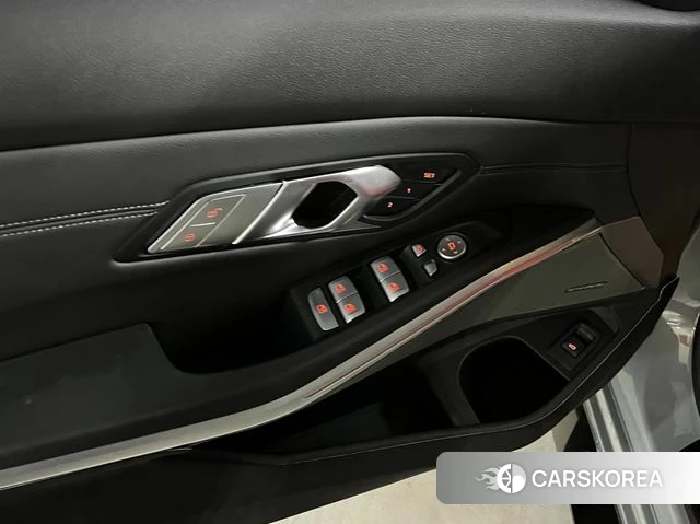 BMW M3 (G80) 2024 Небесно-голубой из Кореи, фото 5