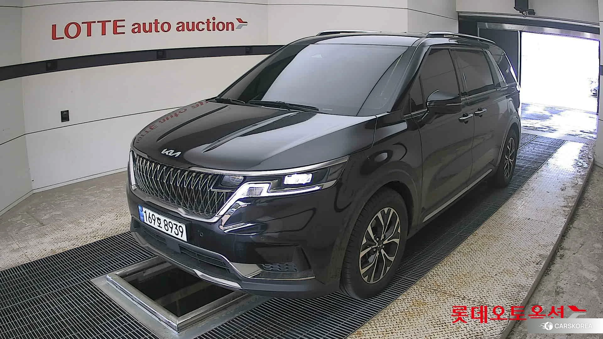 Kia Carnival 2023 Aurora Black Pearl из Кореи, фото 5