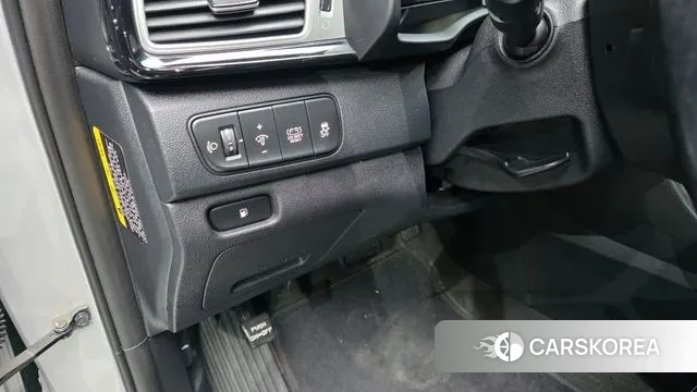 Kia Niro 2018 Серебристо-серый из Кореи, фото 5