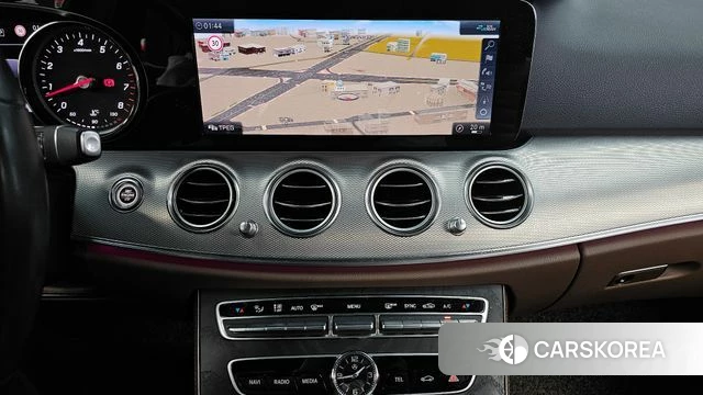 Mercedes-Benz E-Class W213 2020 Белый из Кореи, фото 5