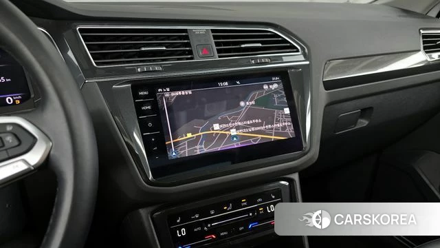 Volkswagen Tiguan second Generation 2023 Белый из Кореи, фото 5