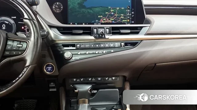 Lexus ES300h 7th generation 2021 Серебристо-серый из Кореи, фото 5