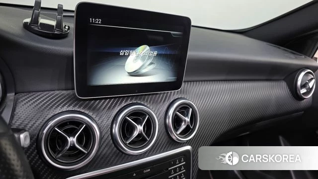 Mercedes-Benz A-Class W176 2018 Белый из Кореи, фото 5