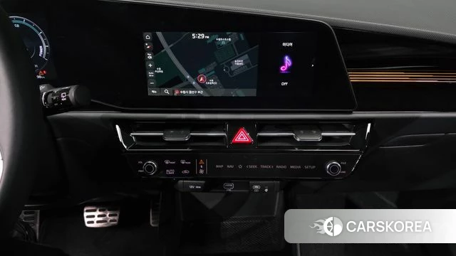 Kia Di Ol Nu Niro 2025 Белый из Кореи, фото 5