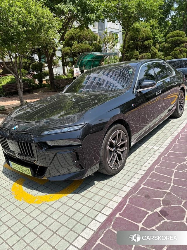 BMW 7 Series (G70) 2025 Черный из Кореи, фото 5