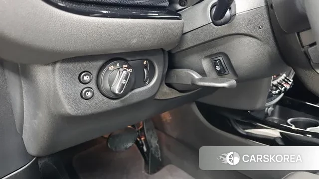 Mini Cooper Clubman 2024 Черный из Кореи, фото 5