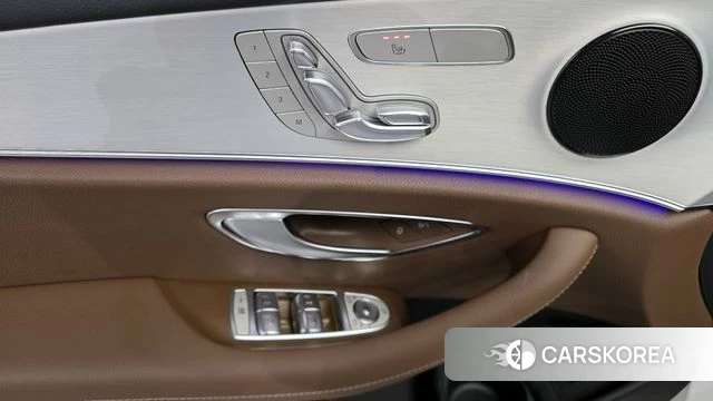 Mercedes-Benz E-Class W213 2021 Белый из Кореи, фото 5