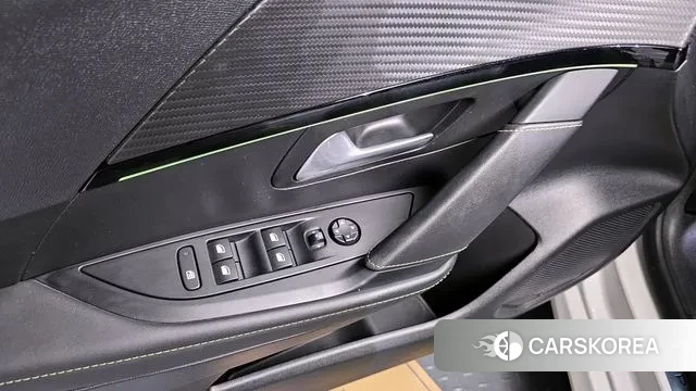 Peugeot e-208 second Generation 2022 Белый из Кореи, фото 5