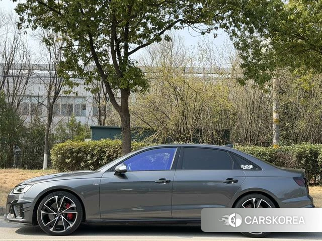 Audi A4L 2022 Темно-серый из Китая, фото 5