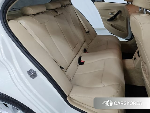 BMW 3 Series (F30) 2018 Белый из Кореи, фото 5