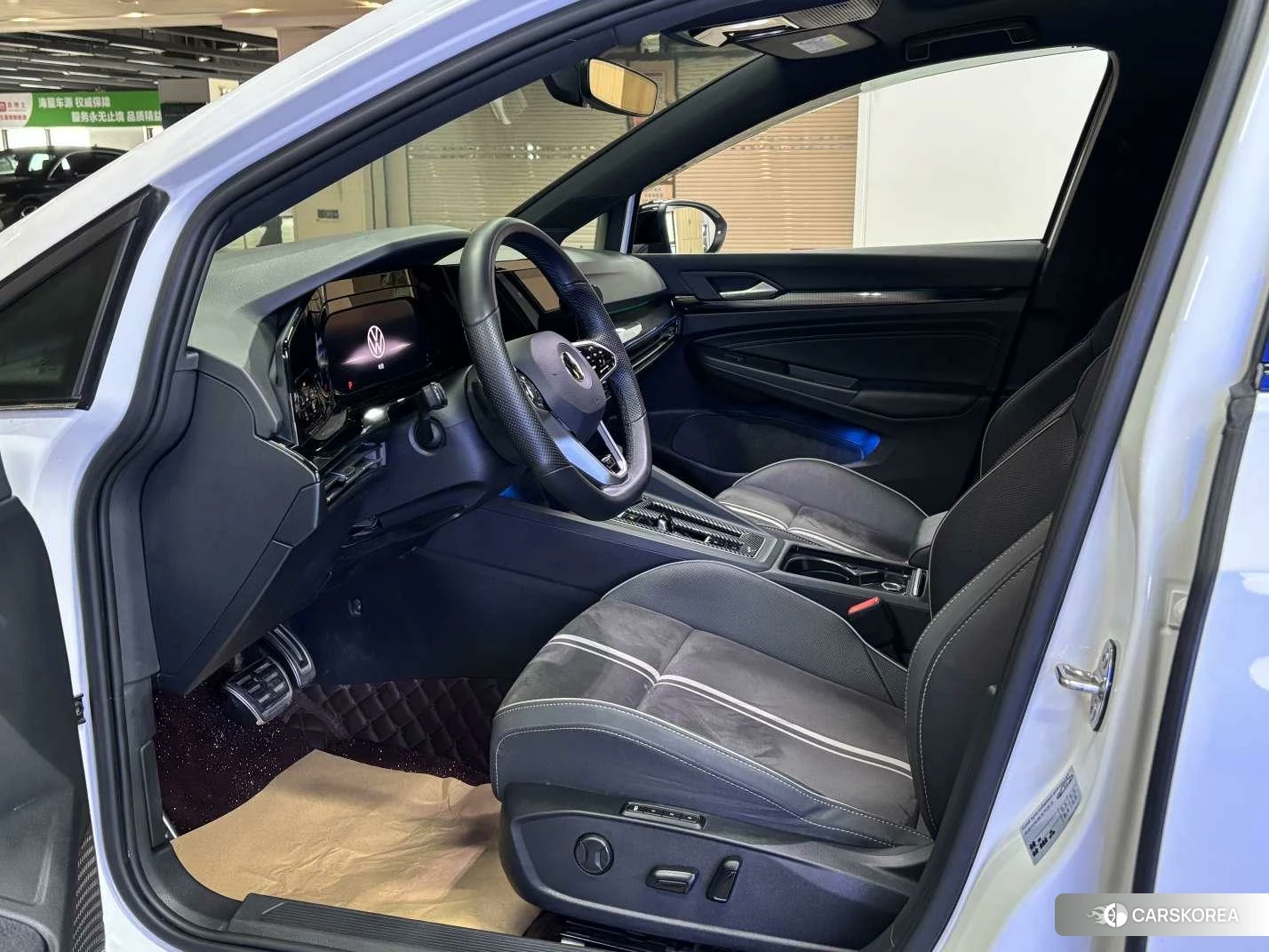 Volkswagen Golf 2022 Белый из Китая, фото 5