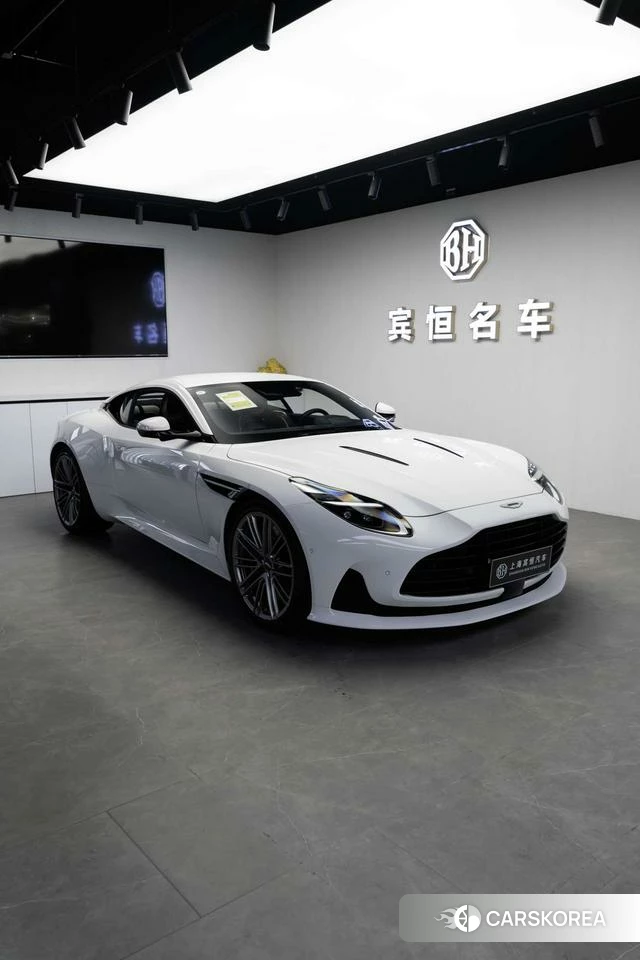 Aston Martin DB12 2024 Белый из Китая, фото 5