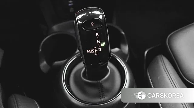 Mini Cooper 2023 Красный из Кореи, фото 5