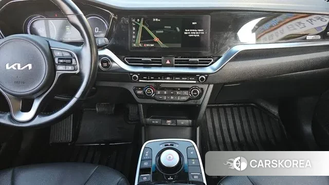 Kia Niro Plus 2023 Белый из Кореи, фото 5