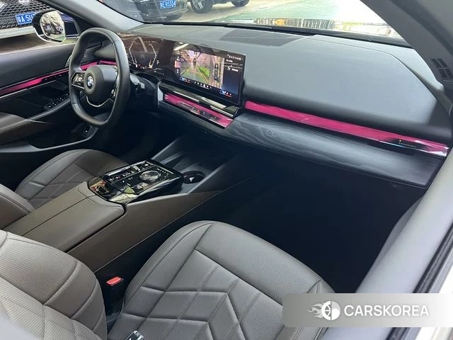 BMW 5 series 2024 Черный из Китая, фото 5