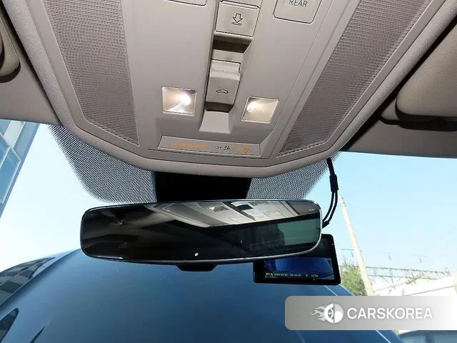 Volkswagen Touareg 3rd generation 2021 Черный из Кореи, фото 5