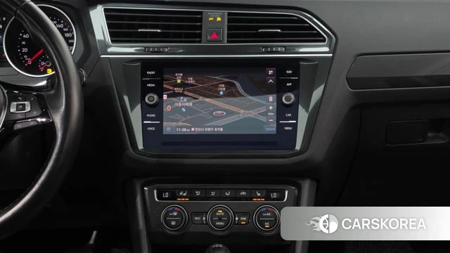 Volkswagen Tiguan second Generation 2018 Серебристо-серый из Кореи, фото 5