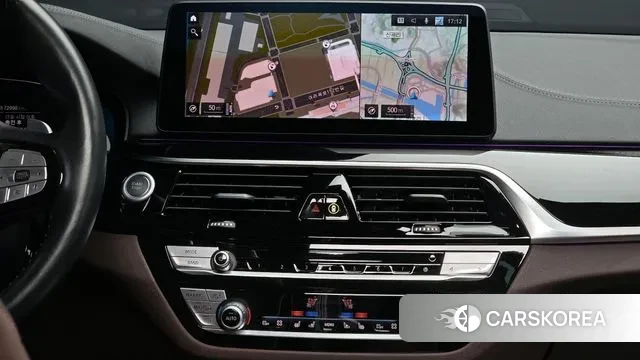 BMW 5 Series (G30) 2021 Белый из Кореи, фото 5