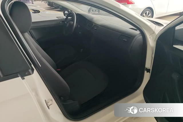Volkswagen Santana 2023 Белый из Китая, фото 5