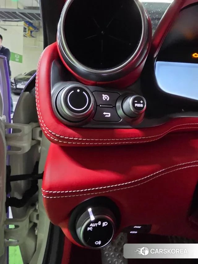 Ferrari GTC4 Russo 2018 Белый из Кореи, фото 5