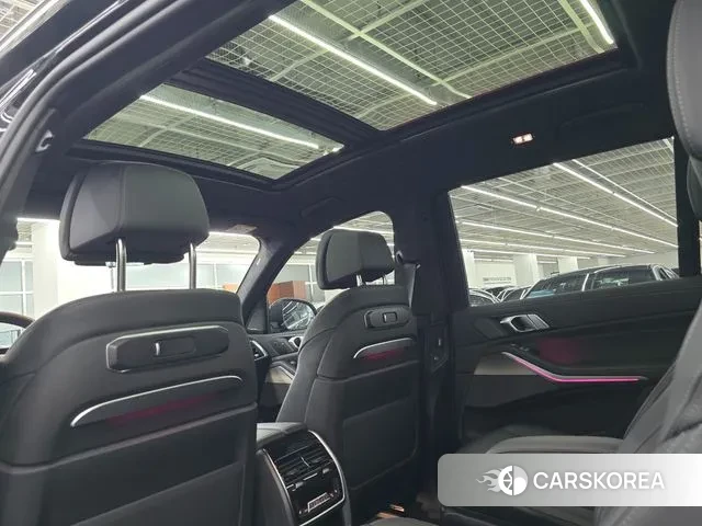 BMW X7 (G07) 2025 Черный из Кореи, фото 5