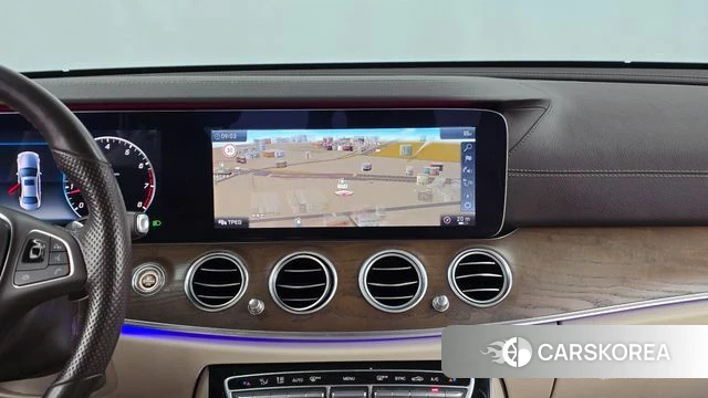 Mercedes-Benz E-Class W213 2018 Белый из Кореи, фото 5