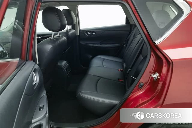Nissan TIIDA 2022 Красный из Китая, фото 5