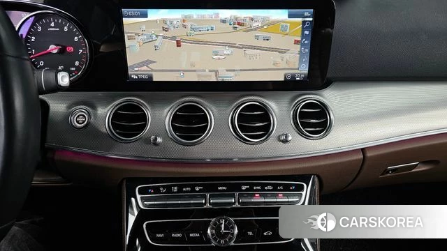 Mercedes-Benz E-Class W213 2018 Белый из Кореи, фото 5
