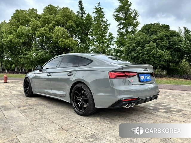 Audi S5 2023 Серебристо-серый из Китая, фото 5
