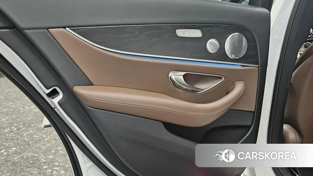 Mercedes-Benz E-Class W213 2019 Белый из Кореи, фото 5