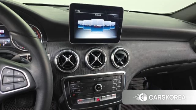 Mercedes-Benz A-Class W176 2018 Белый из Кореи, фото 5