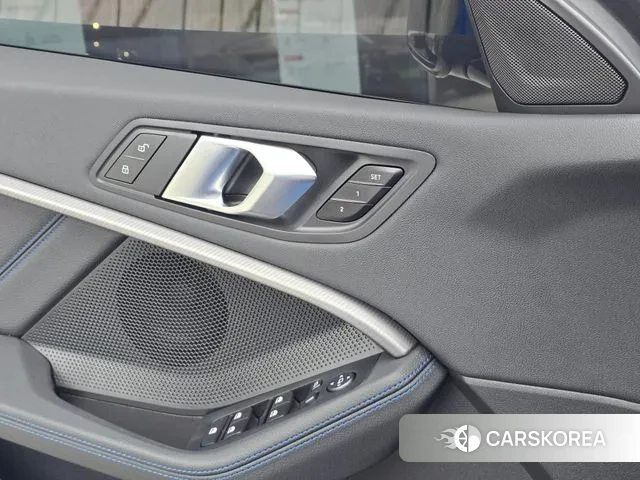 BMW 1 Series (F40) 2024 Синий из Кореи, фото 5