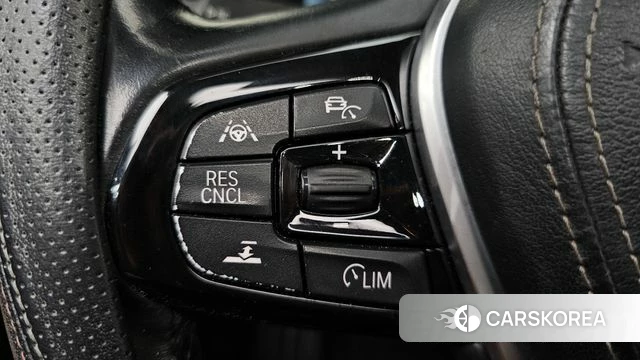 BMW 5 Series (G30) 2018 Синий из Кореи, фото 5