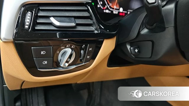 BMW 5 Series (G30) 2020 Серебряный из Кореи, фото 5