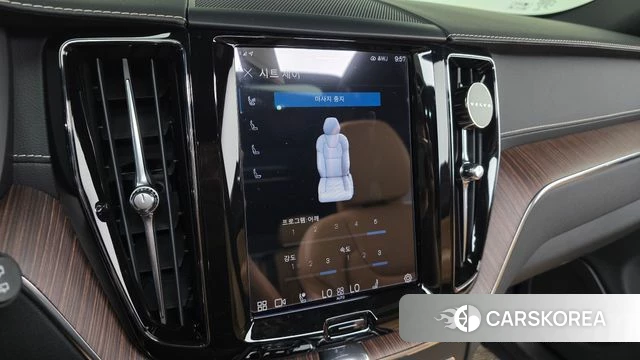 Volvo XC60 second Generation 2022 Черный из Кореи, фото 5