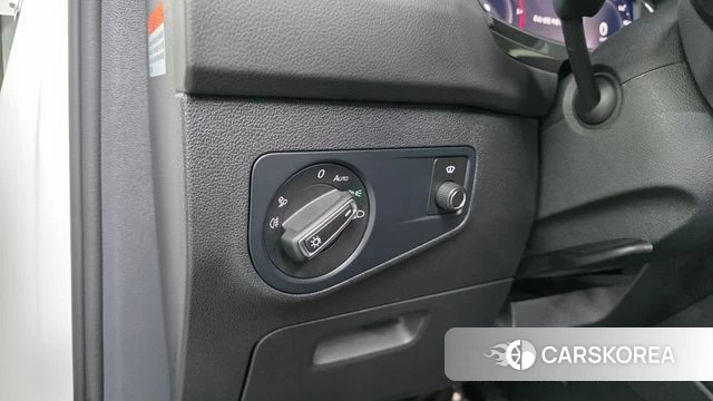 Volkswagen Tiguan second Generation 2023 Белый из Кореи, фото 5