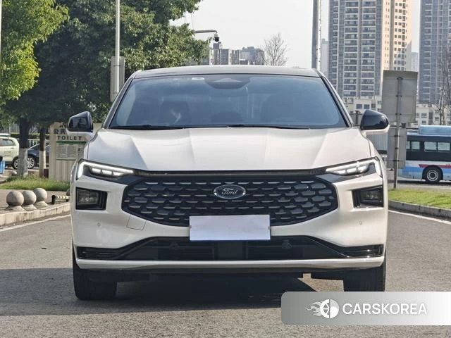 Ford Mondeo 2023 Белый из Китая, фото 5