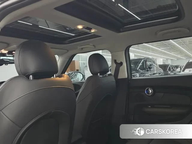 Mini Cooper S Clubman 2020 Песочный из Кореи, фото 5