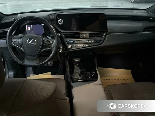 Lexus ES 2023 Серебристо-серый из Китая, фото 5