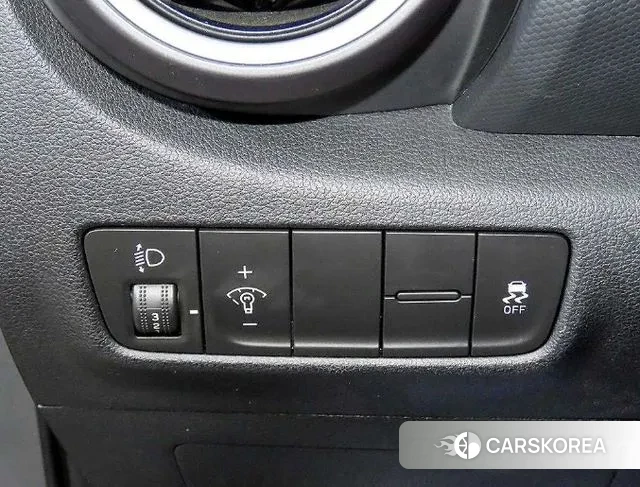 Hyundai Kona 2018 Серебристо-серый из Кореи, фото 5