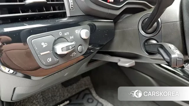 Audi A4 (B9) 2022 Белый из Кореи, фото 5