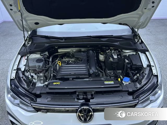 Volkswagen Golf 2024 Белый из Китая, фото 5