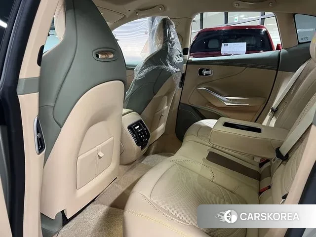 Aston Martin DBX 2022 Песочный из Кореи, фото 5
