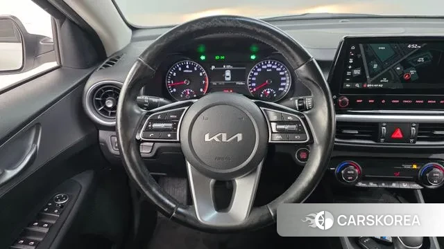 Kia The New K3 2nd generation 2021 Белый из Кореи, фото 5