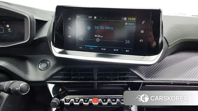 Peugeot e-208 second Generation 2023 Белый из Кореи, фото 5