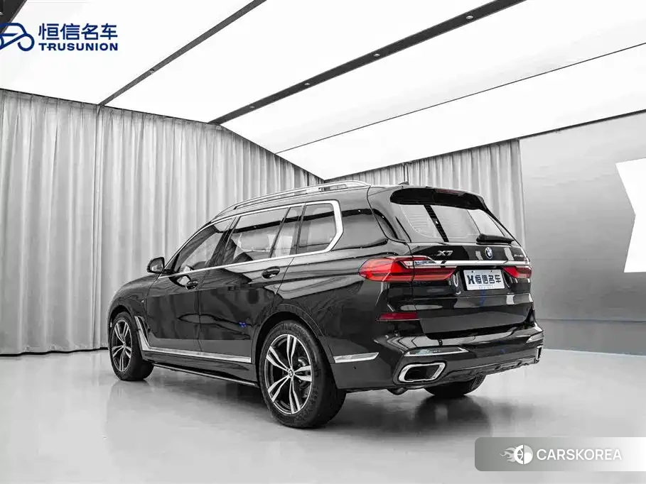 BMW X7 2022 Черный из Китая, фото 5