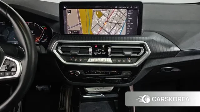 BMW X4 (G02) 2022 Светло-серебряный цвет из Кореи, фото 5