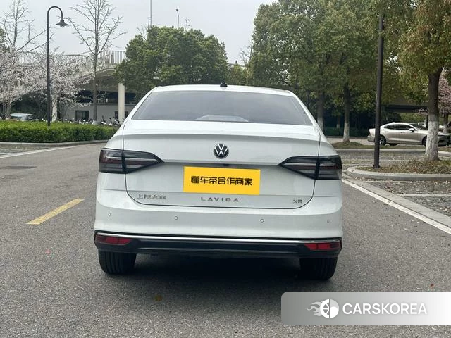 Volkswagen Lavida 2024 Белый из Китая, фото 5