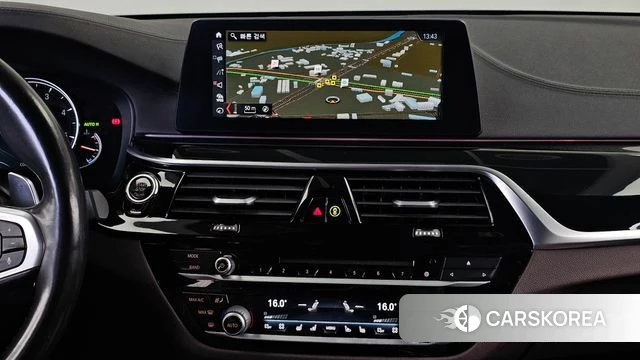 BMW 5 Series (G30) 2018 Синий из Кореи, фото 5