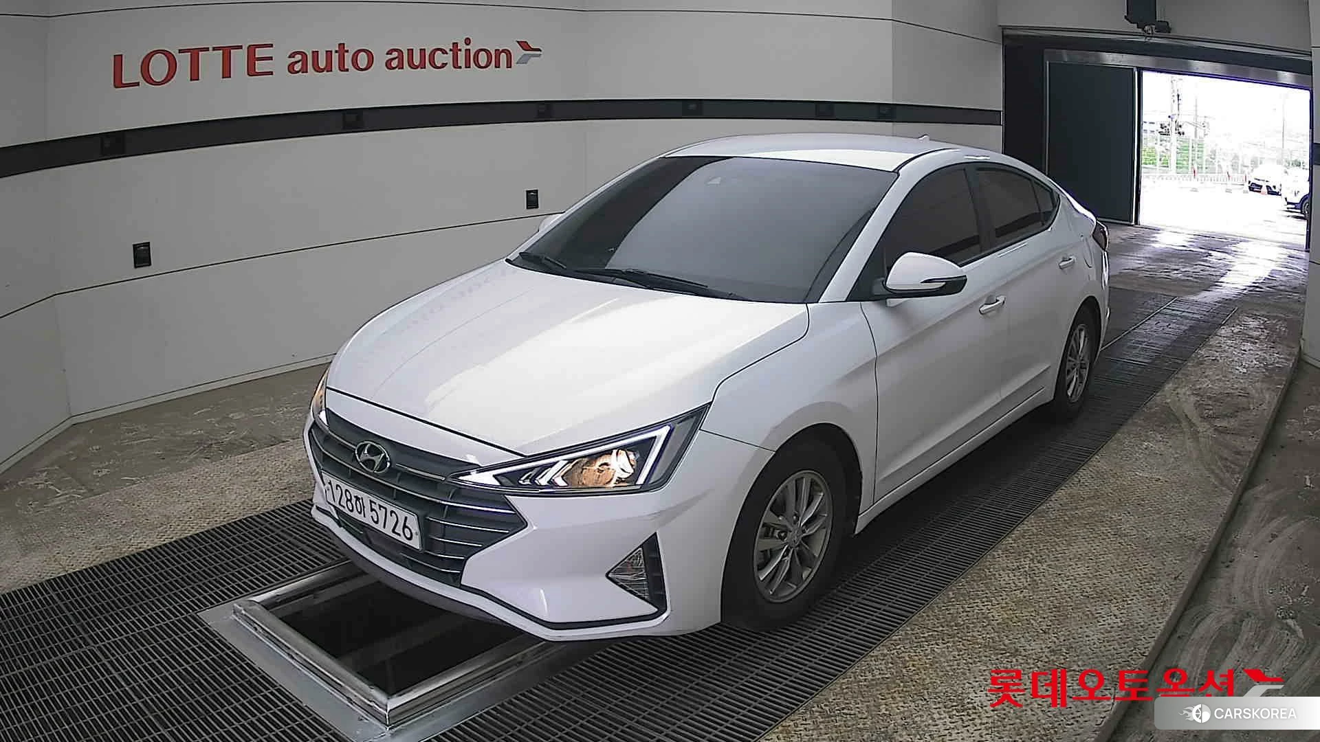 Hyundai Avante 2020 Polar White из Кореи, фото 5